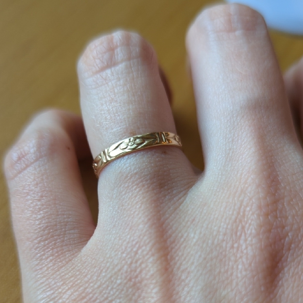 14k Gold Floral Engraved Band Ring
